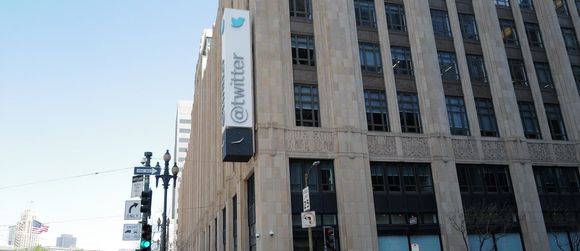 Twitter dočasně zavřel kanceláře, bývalý viceprezident varuje před zhroucením sítě