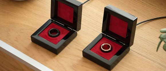 Češi vyrábí chytré snubní prsteny. Párům umožní navzájem sledovat srdeční tep, píše o nich i BBC