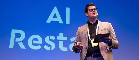 Jak se naučit ovládat umělou inteligenci, umět s ní pracovat a jak je to s otázkou etiky? I o tom byl AI Restart 2023